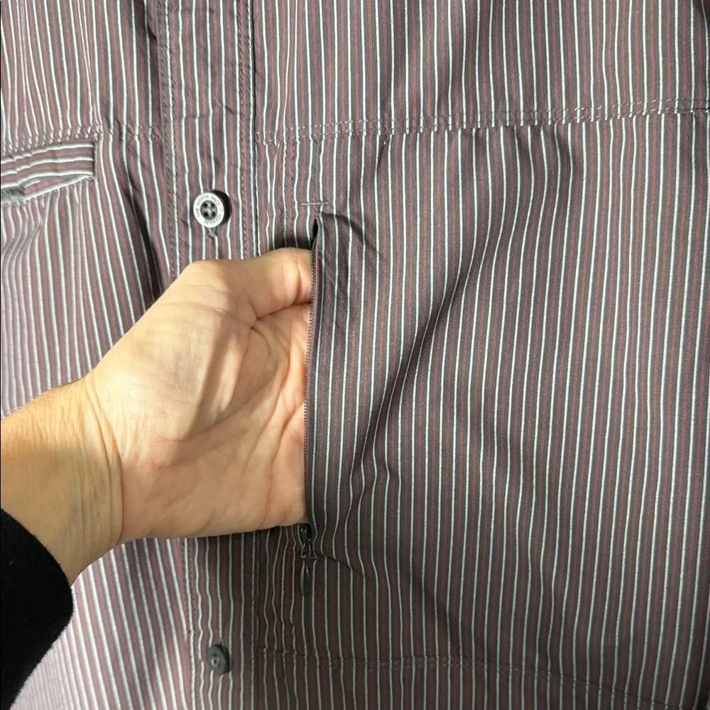 The North Face Men’s Striped Long Sleeve Button Up Shirt Nylon M